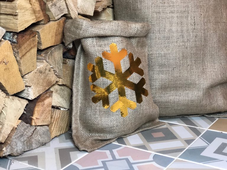 hessian gift back with gold snowflake