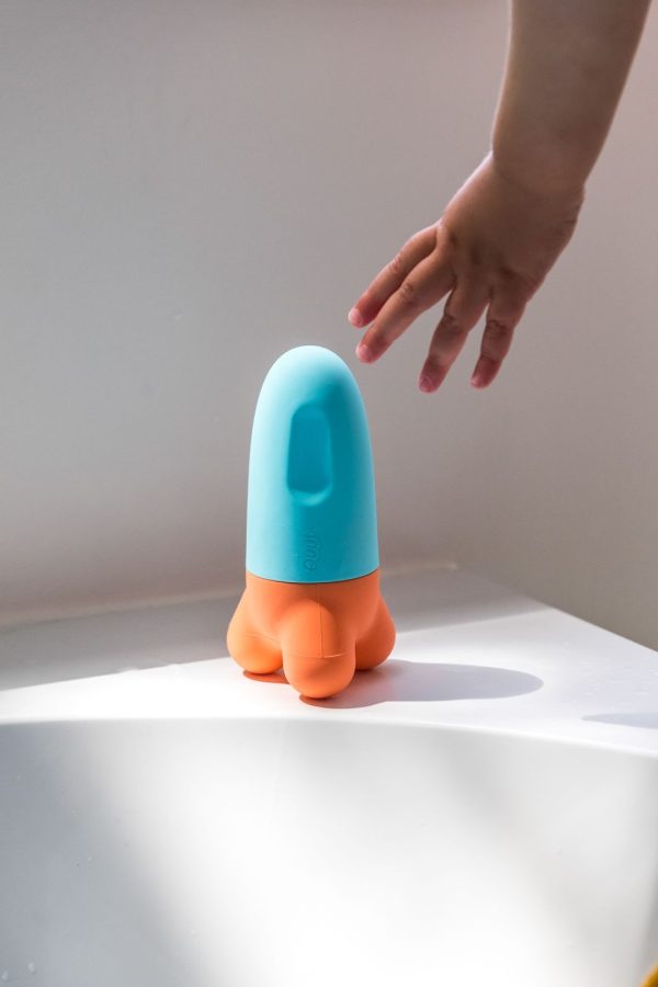 rocket bath toy