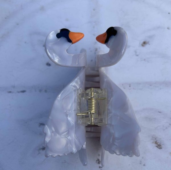 Pair of swans hair claw