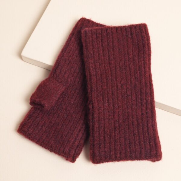Burdundy handwarmers knitted